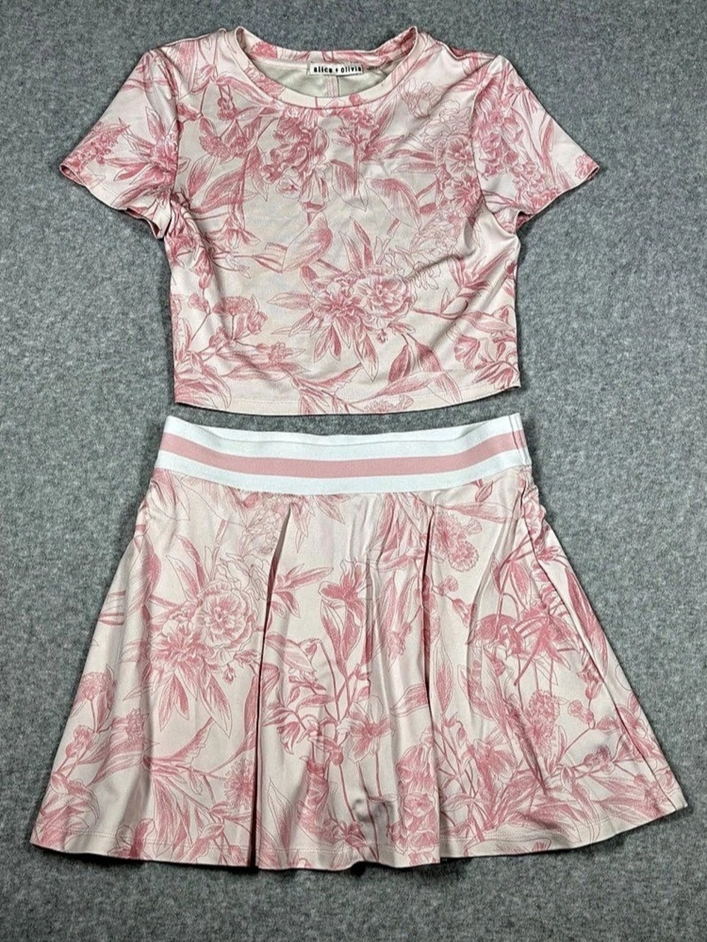 alice + olivia Floral Skirt Set in Pink & White size medium
